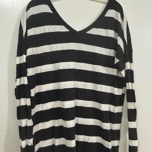 Old Navy Black and White Striped Top